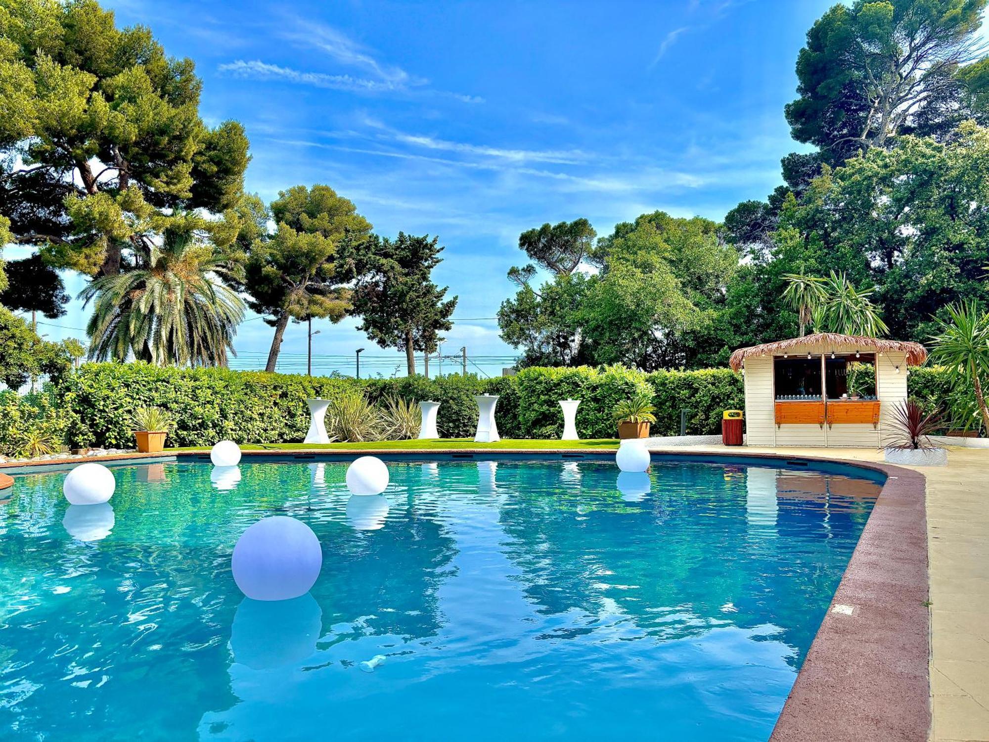 Luxotel Cannes Bagian luar foto